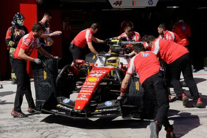 Formula 1: Ο Χάμιλτον εγκατέλειψε με πρόβλημα στα φρένα στον 7ο γύρο