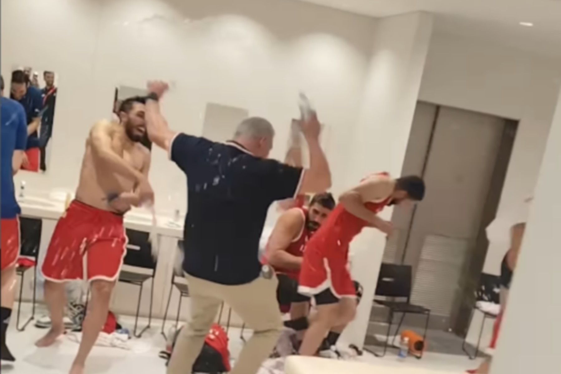 Το Ιράν του Μανωλόπουλου κατέκτησε το χάλκινο στους Ασιατικούς Αγώνες 2026 - Δείτε τους πανηγυρισμούς                                           Το Ιράν του Μανωλόπουλου κατέκτησε το χάλκινο στους Ασιατικούς Αγώνες 2026 - Δείτε τους πανηγυρισμούς