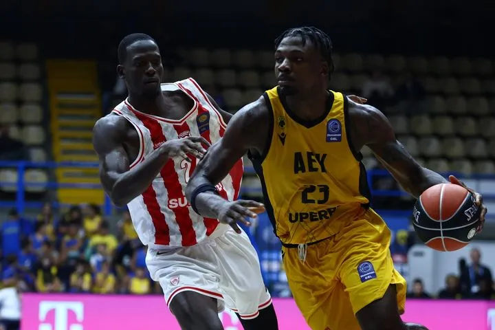 Το βροντερό κάρφωμα του Τζόσεφ και το airball στη βολή