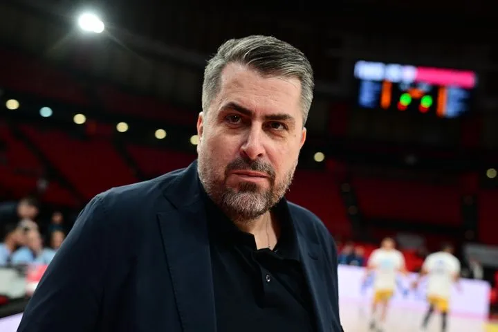 Μπαφές: “Οι Αγγελόπουλοι έχουν ματώσει όλα τα χρόνια γιατί είναι άρρωστοι με τον Ολυμπιακό – Ο άνθρωπος, απ’ τη φύση του, μπορεί να νιώθει αδικημένος”