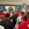 Ολυμπιακός και Ερυθρός Αστέρας έφτασαν στην Κρήτη: Αποθέωση για Μπαρτζώκα και φωτογραφίες με τον Τόμιτς