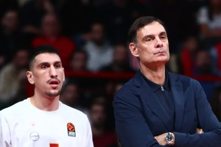 Χαιρετήθηκαν στα αποδυτήρια Μπαρτζώκας - Λαρεντζάκης