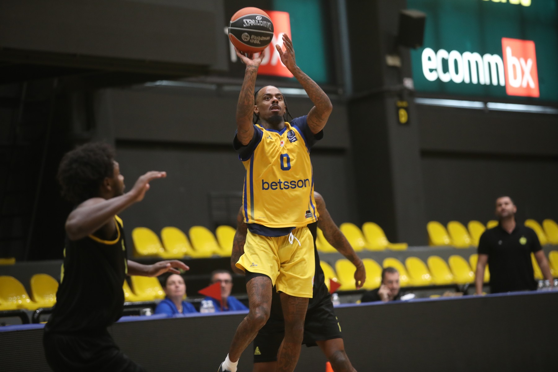 Φιλική νίκη του Περιστέρι Betsson με 86-81 στο Μαρούσι                                          Φιλική νίκη του Περιστέρι Betsson με 86-81 στο Μαρούσι