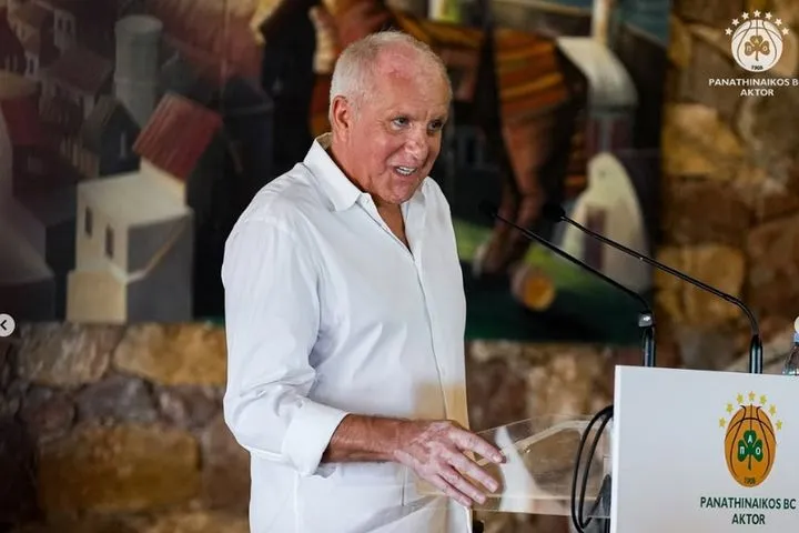 Ομπράντοβιτς: “Καλέ μου φίλε Δημήτρη, σε ευχαριστώ που μου έδωσες τη δυνατότητα να είμαι πίσω σε αυτή την υπέροχη οικογένεια του Παναθηναϊκού”