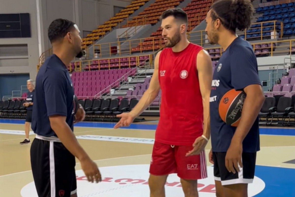 Η ανάρτηση του Ολυμπιακού για Πίτερς και Ράιτ: "Mία φορά ερυθρόλευκοι, για πάντα ερυθρόλευκοι"                                          Η ανάρτηση του Ολυμπιακού για Πίτερς και Ράιτ: "Mία φορά ερυθρόλευκοι, για πάντα ερυθρόλευκοι"