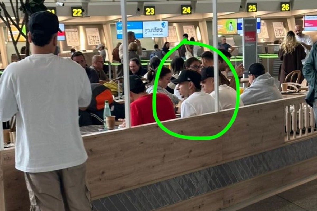 Ο Πουέρτα είναι στο αεροδρόμιο του Μπιλμπάο και βρίσκεται καθοδόν για την Ελλάδα και τον Ολυμπιακό                                          Ο Πουέρτα είναι στο αεροδρόμιο του Μπιλμπάο και βρίσκεται καθοδόν για την Ελλάδα και τον Ολυμπιακό