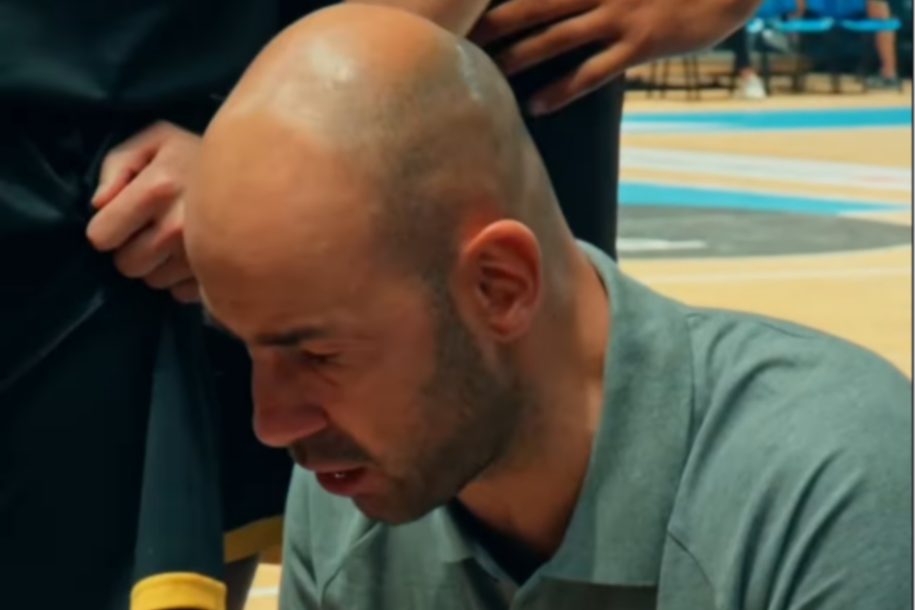 Η όμορφη ατμόσφαιρα των φιλάθλων του Άρη και οι οδηγίες του Σπανούλη στην παρακάμερα των Θεσσαλονικών κόντρα στη Μακάμπι                                          Η όμορφη ατμόσφαιρα των φιλάθλων του Άρη και οι οδηγίες του Σπανούλη στην παρακάμερα των Θεσσαλονικών κόντρα στη Μακάμπι
