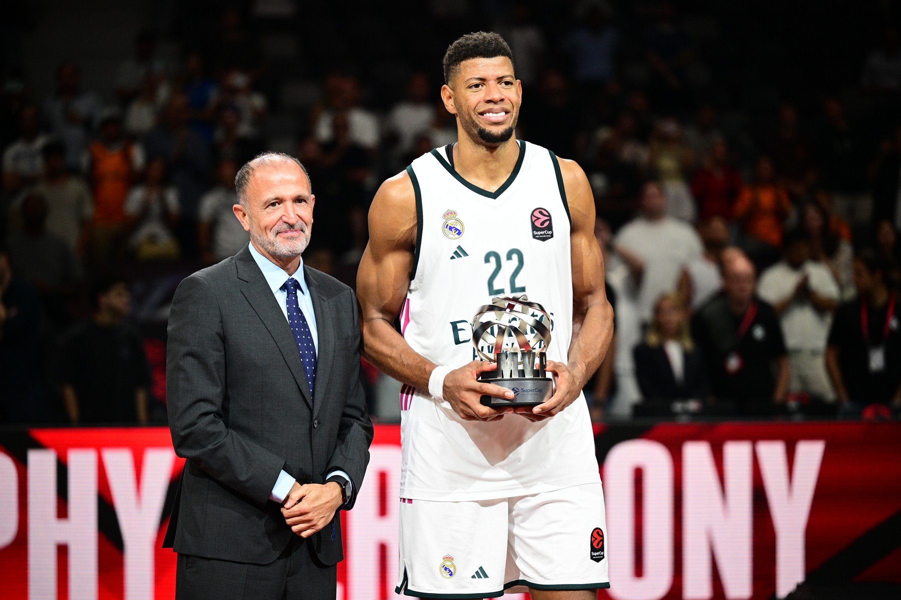 Ο Έντι Ταβάρες MVP του EuroLeague Super Cup                                          Ο Έντι  Ταβάρες MVP του EuroLeague Super Cup