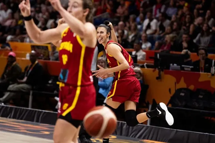 Αυστραλία – Ισπανία 66-89: Κυριαρχική εμφάνιση από τη ρόχα που θα δοκιμάσει τις δυνάμεις της απέναντι στις ΗΠΑ στα ημιτελικά του Παγκοσμίου Κυπέλλου Μπάσκετ Γυναικών 2026