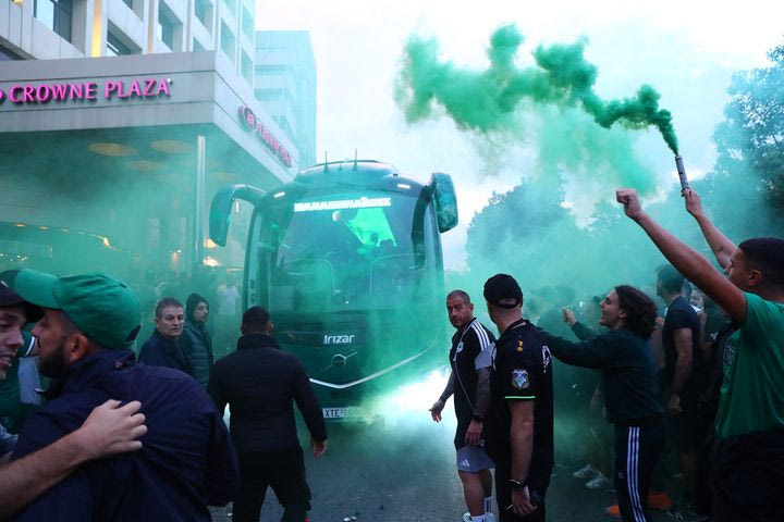 Ολυμπιακός – Παναθηναϊκός: Περισσότεροι από 1.500 οπαδοί του τριφυλλιού στην αναχώρηση της πράσινης αποστολής για τον Πειραιά