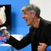 Ολυμπιακός: Οι απίθανες αντιδράσεις του Ιμανόλ για το διπλό των ερυθρόλευκων και ο πανηγυρισμός με το γάντι του Ορτέγκα στα αποδυτήρια