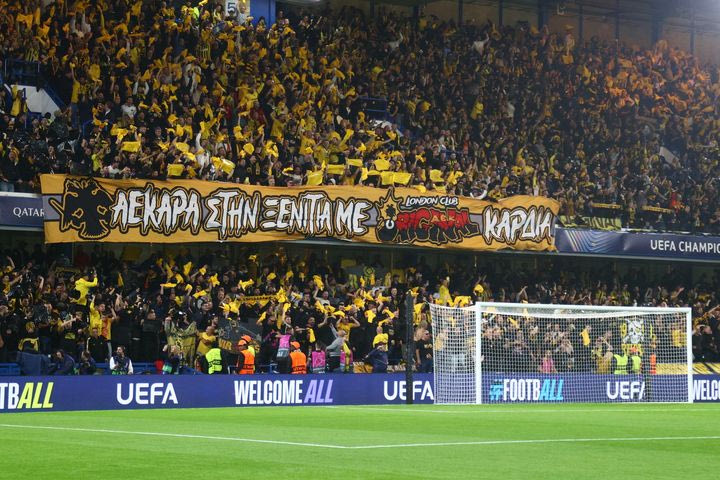 AEΚ: Το “ευχαριστώ” της Ένωσης στον κόσμο της για τη δυναμική παρουσία στο Στάμφορντ Μπριτζ