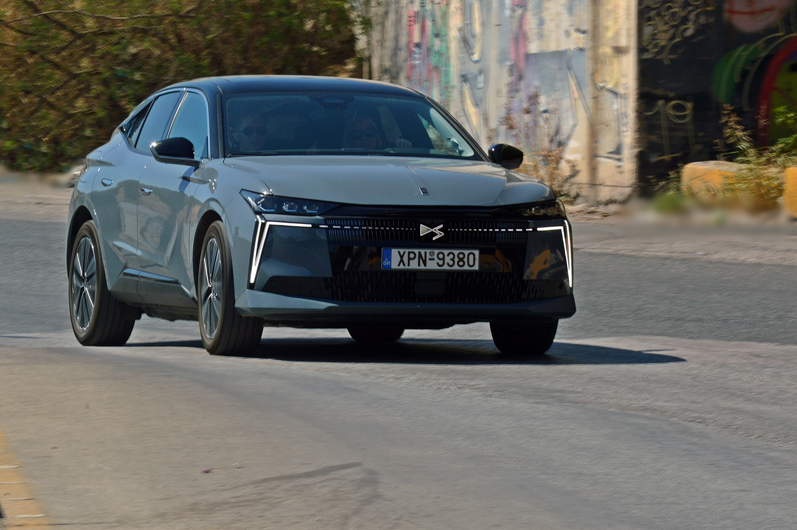 Οδηγούμε το DS N°4 Hybrid με τους 145 ίππους, που δικαιώνει τη Γαλλική “εμμονή” με την άνεση του ταξιδιού                                          Οδηγούμε το DS N°4 Hybrid με τους 145 ίππους, που δικαιώνει τη Γαλλική “εμμονή” με την άνεση του ταξιδιού