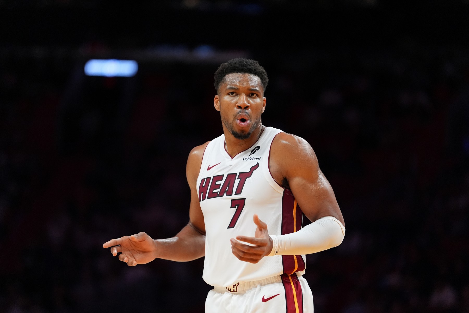 Ο Γιάννης Αντετοκούνμπο έγραψε τερατώδες stat-line στην νίκη των Χιτ επί των Νετς                                          Ο Γιάννης Αντετοκούνμπο έγραψε τερατώδες stat-line στην νίκη των Χιτ επί των Νετς