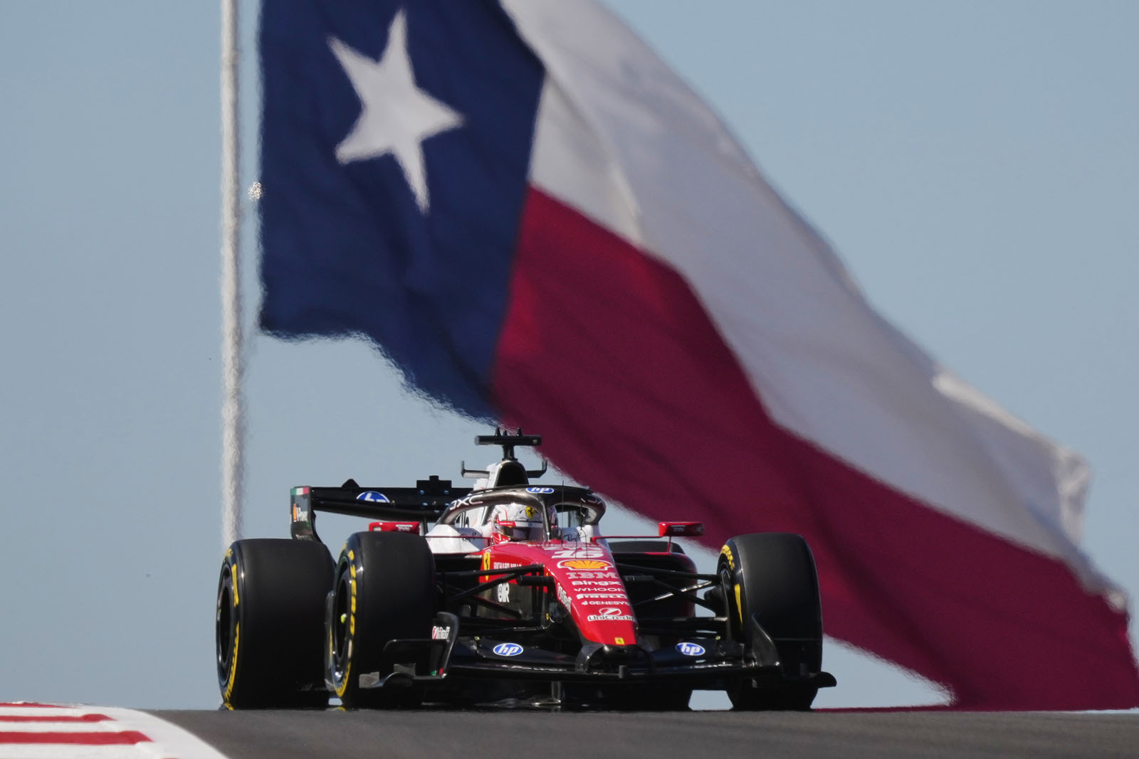O Λεκλέρ και η Ferrari έμειναν στην κορυφή στο FP2 του Τέξας, αλλά ο Αντονέλι τους πλησίασε στα χιλιοστά                                          O Λεκλέρ και η Ferrari έμειναν στην κορυφή στο FP2 του Τέξας, αλλά ο Αντονέλι τους πλησίασε στα χιλιοστά