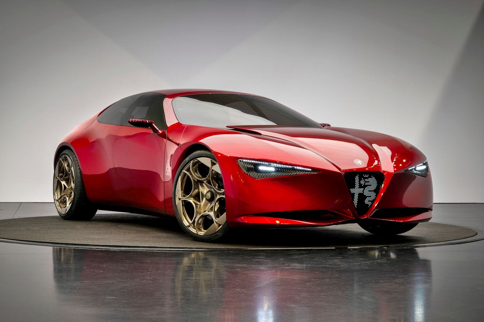 Cuorerosso: Το εξώκοσμο και σαγηνευτικό πρόσωπο της Alfa Romeo του μέλλοντος