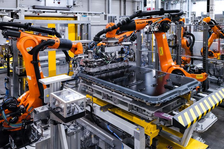 BMW: Ξεκινά μαζική παραγωγή μπαταριών υψηλής τάσης Gen6- Σημαντικό βήμα για την εξέλιξη των ηλεκτρικών