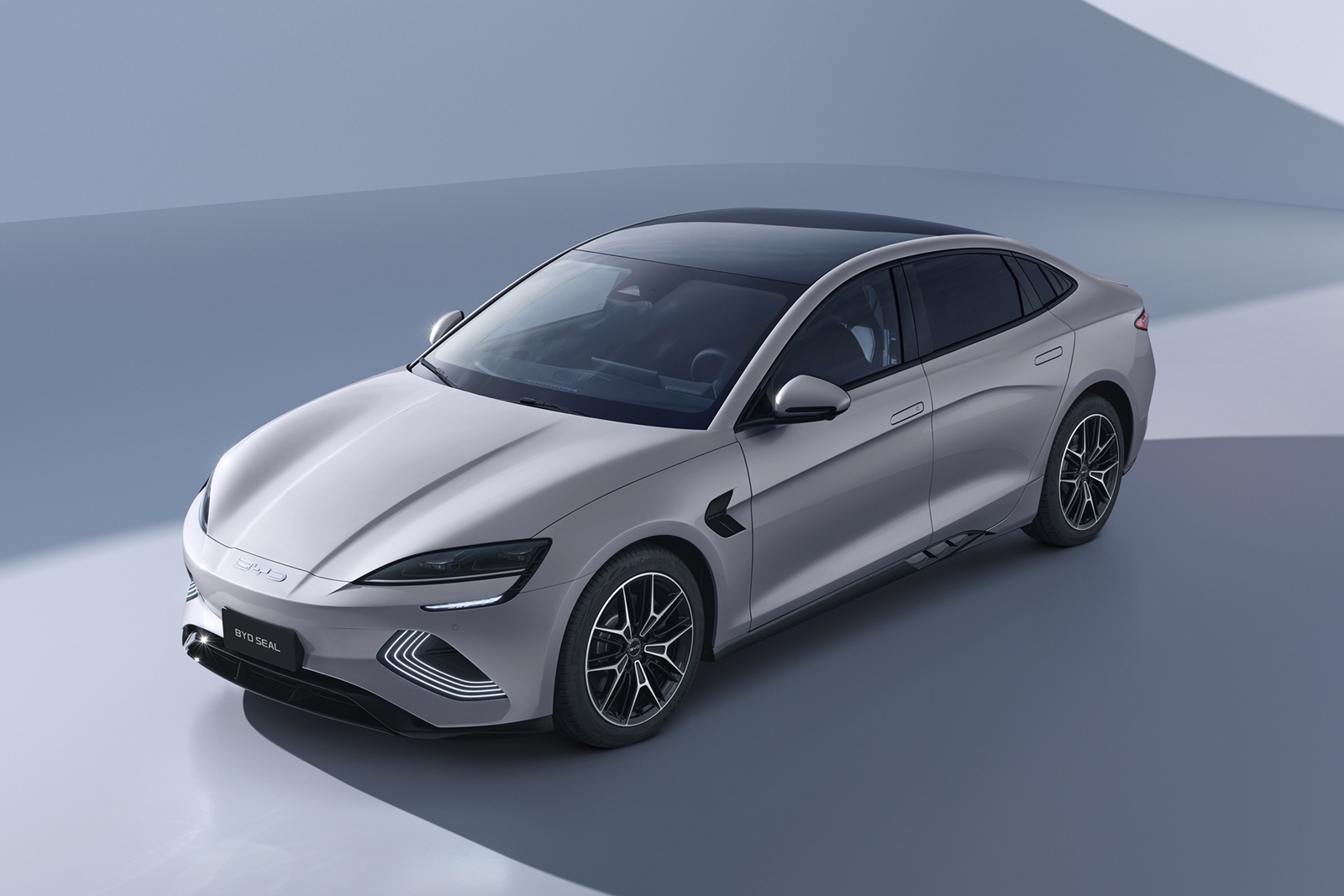 Διαθέσιμο το ανανεωμένο BYD Seal- Το ηλεκτρικό sport sedan συνεχίζει την ανοδική του πορεία με τιμή 43.990 ευρώ                                          Διαθέσιμο το ανανεωμένο BYD Seal- Το ηλεκτρικό sport sedan συνεχίζει την ανοδική του πορεία με τιμή 43.990 ευρώ