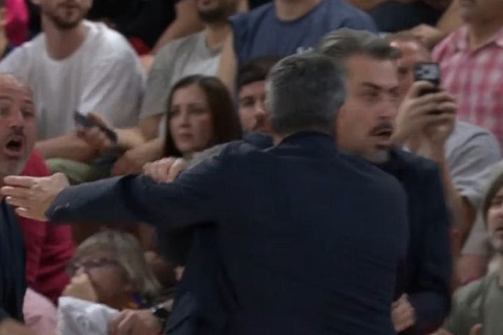 Ο λόγος που προκλήθηκε ένταση στον πάγκο του Ολυμπιακού