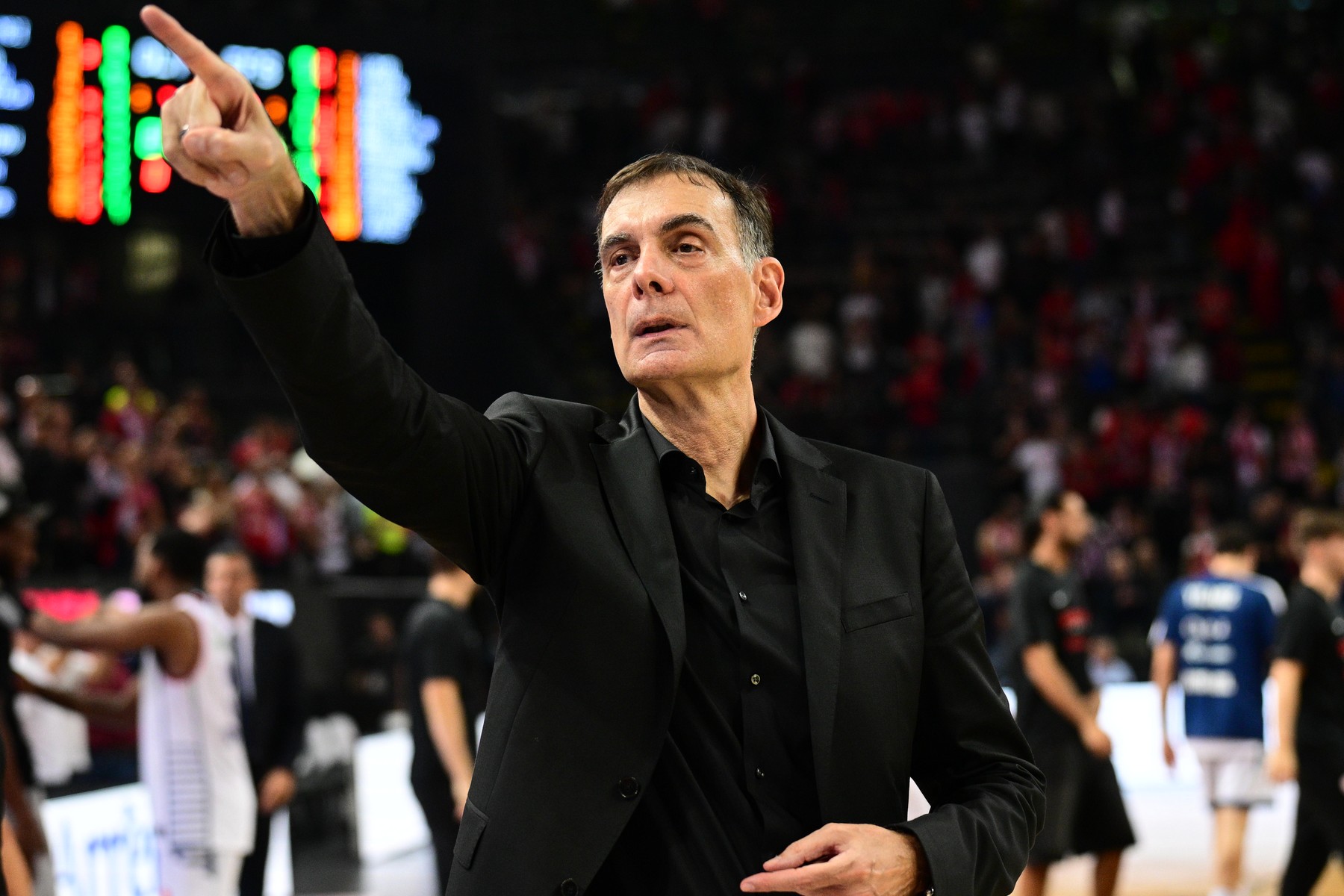 Η άμυνα του Ολυμπιακού: Τρεις διαφορετικοί τρόποι αντιμετώπισης του πικ εν ρολ σε μία κατοχή της Εφές                                          Η άμυνα του Ολυμπιακού: Τρεις διαφορετικοί τρόποι αντιμετώπισης του πικ εν ρολ σε μία κατοχή της Εφές