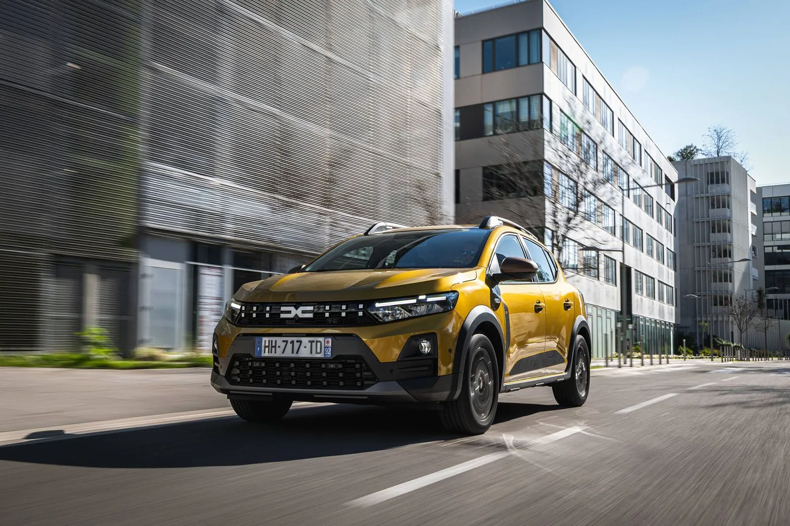 Στην Ελλάδα τα νέα Dacia Sandero Stepway και Jogger με τον κινητήρα hybrid 155 – Δείτε τις τιμές τους