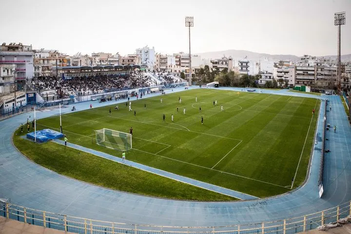 Superbet League 2: Στον αέρα το Athens Kallithea – Πανθρακικός, εργαζόμενοι του Δήμου Καλλιθέας κλείνουν το “Ελ Πάσο”