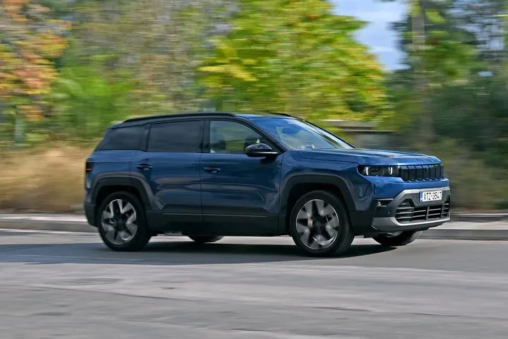Δοκιμάζουμε πρώτοι στην Ελλάδα το Jeep Compass Electric, την “πυξίδα” της Jeep στα ηλεκτρικά C-SUV