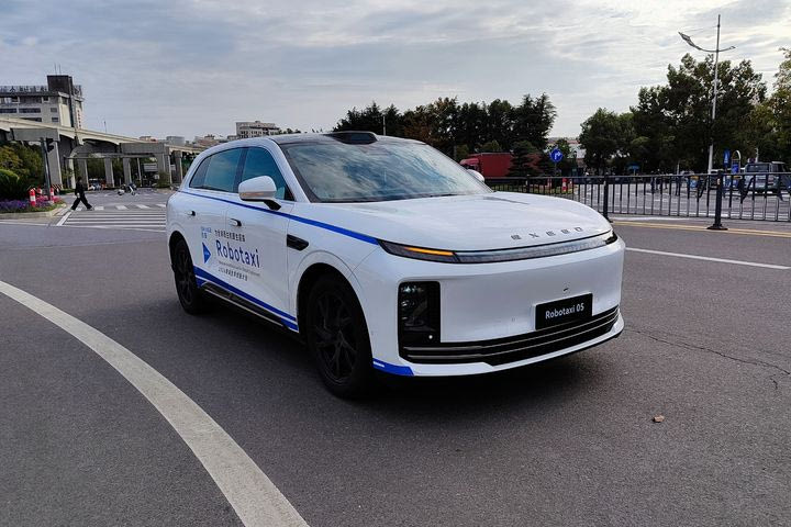 Αποστολή στην Κίνα: Από το Robotaxi της Wuhu στη φόρτιση των 1.440 kW, είδαμε το μέλλον σε πραγματικό περιβάλλον