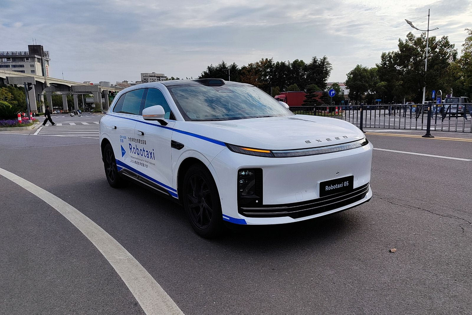 Αποστολή στην Κίνα: Από το Robotaxi της Wuhu στη φόρτιση των 1.440 kW, είδαμε το μέλλον σε πραγματικό περιβάλλον