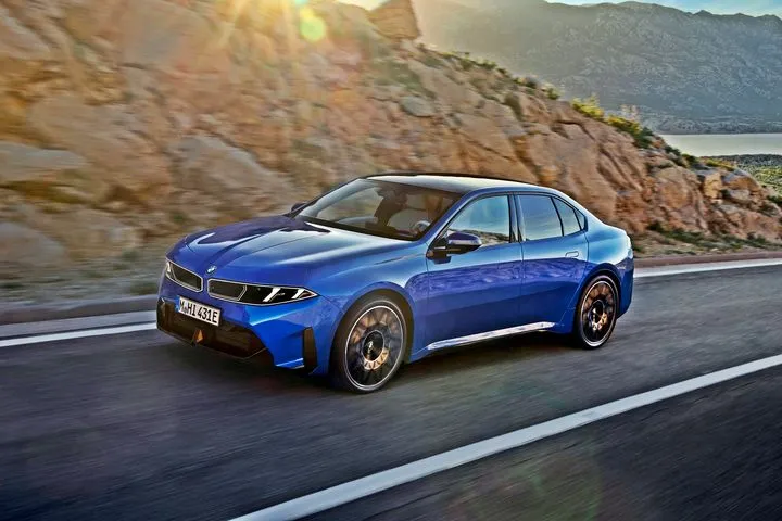 Ιδού η νέα “τριάρα” της BMW- Η νέα εποχή του εμβληματικού μοντέλου με την κορυφαία τεχνολογία
