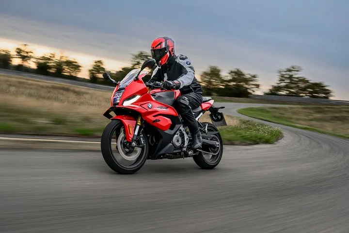 BMW F 450 RR: Πρεμιέρα για το νέο ελαφρύ supersport του Μονάχου