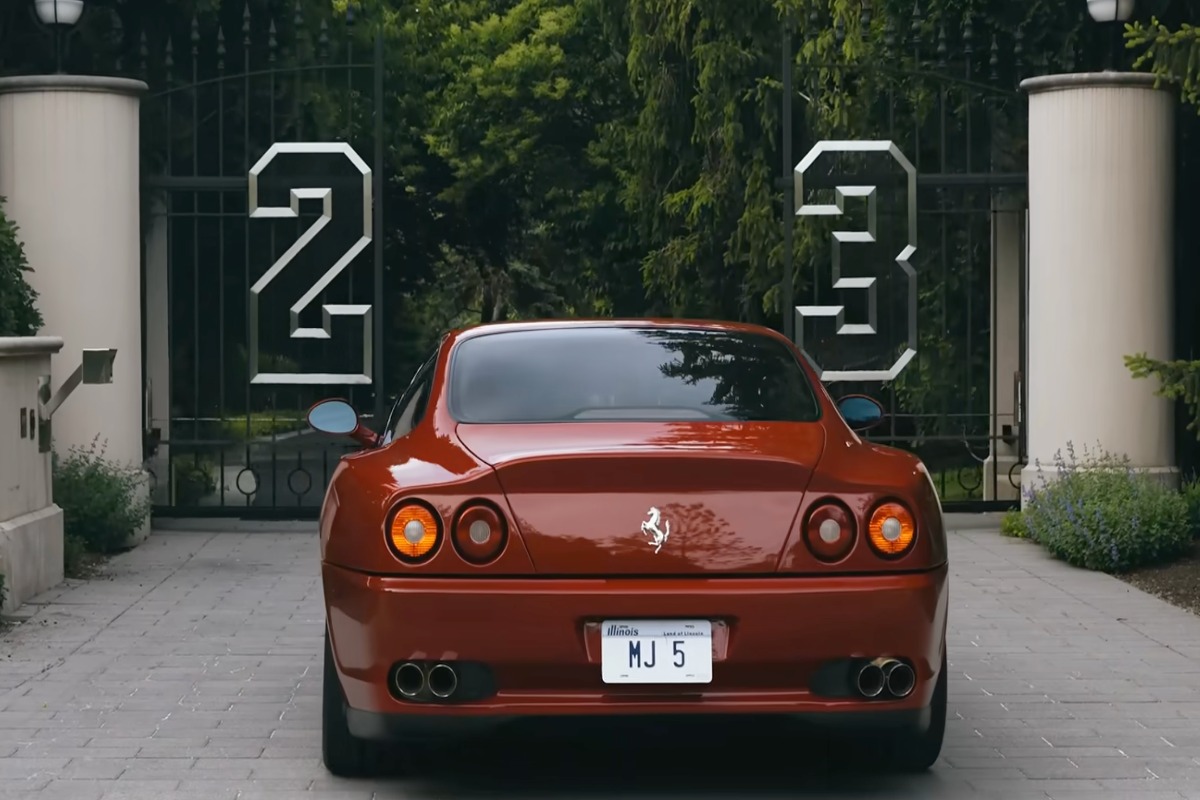 Η ιστορική Ferrari του Μάικλ Τζόρνταν έσπασε κάθε ρεκόρ και πωλήθηκε για 2,38 εκατομμύρια ευρώ                                          Η ιστορική Ferrari του Μάικλ Τζόρνταν έσπασε κάθε ρεκόρ και πωλήθηκε για 2,38 εκατομμύρια ευρώ