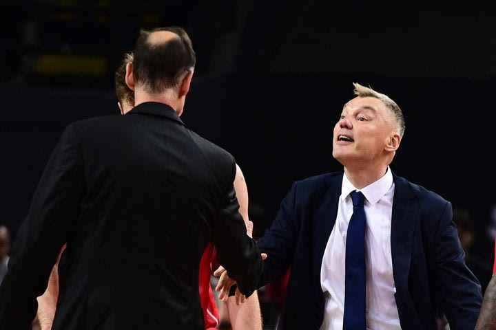 Τι πραγματικά συνέβη μεταξύ Μπαρτζώκα και Γιασικεβίτσιους μετά το τέλος του Ολυμπιακός - Φενέρμπαχτσε