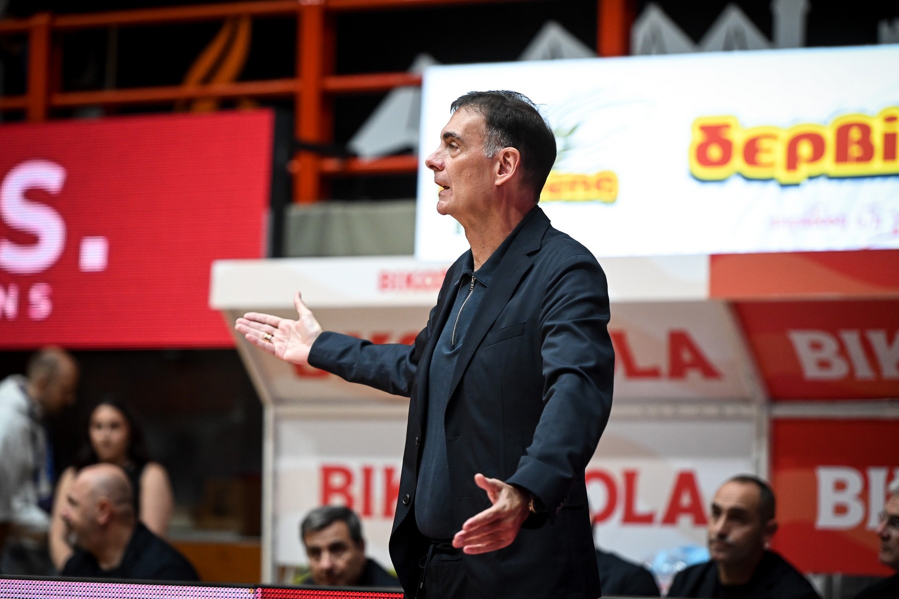 Μπαρτζώκας: “Το μπάσκετ πάνω απ’όλα”                                          Μπαρτζώκας: “Το μπάσκετ πάνω απ’όλα”