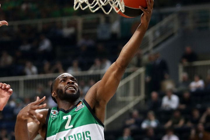 Κοντά στην επιστροφή του στην EuroLeague με τη φανέλα της Ζάλγκιρις ο Κίναν Έβανς, σύμφωνα με το BasketNews