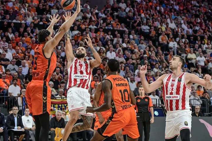 Τα highlights από τη μεγαλύτερη ανατροπή και την εκτός έδρας νίκη του Ολυμπιακού στη Βαλένθια από το -28