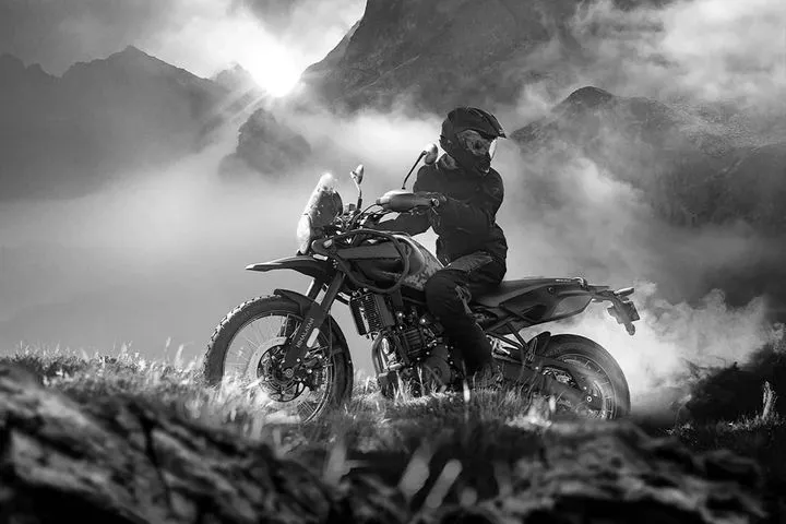 H Royal Enfield Himalayan 450 Mana Black Edition σε προσφορά μέχρι το τέλος Δεκεμβρίου