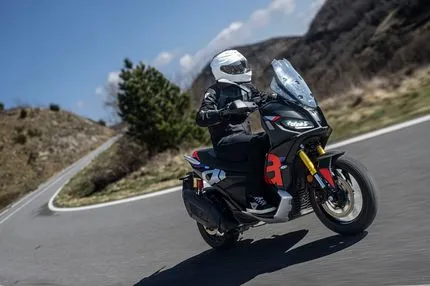 Προσφορά για το Aprilia SR GT 400: Το ιταλικό Sport Adventure scooter σε 30 άτοκες δόσεις
