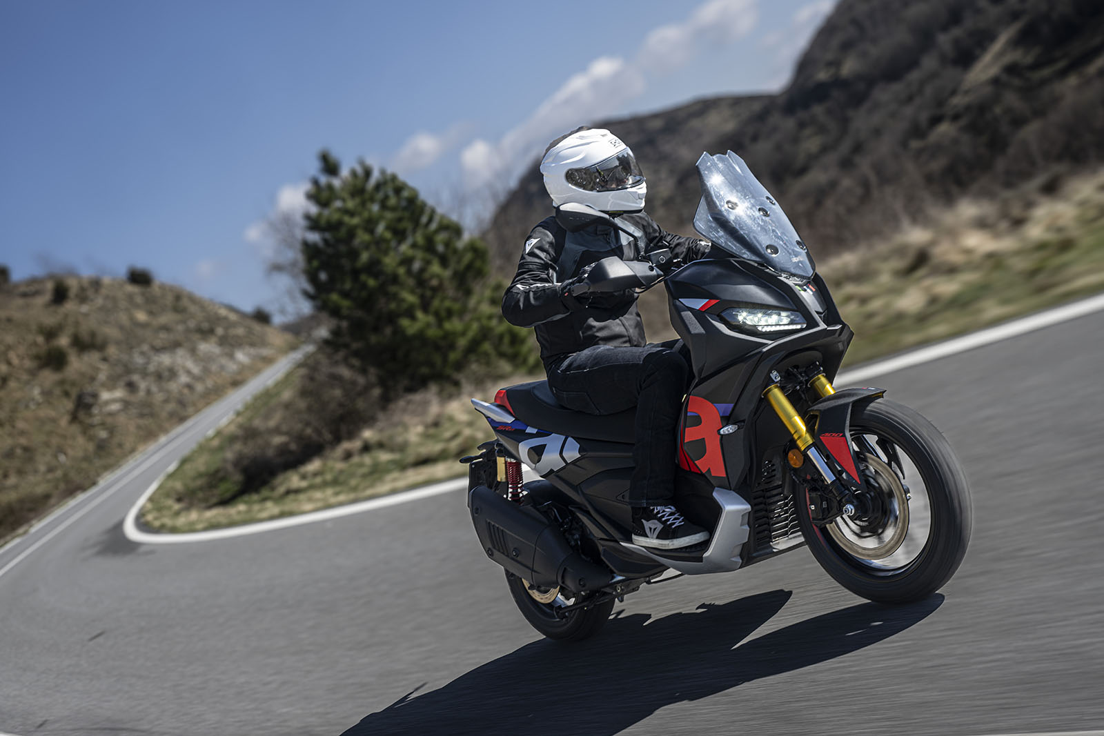 Προσφορά για το Aprilia SR GT 400: Το ιταλικό Sport Adventure scooter σε 30 άτοκες δόσεις                                          Προσφορά για το Aprilia SR GT 400: Το ιταλικό Sport Adventure scooter σε 30 άτοκες δόσεις