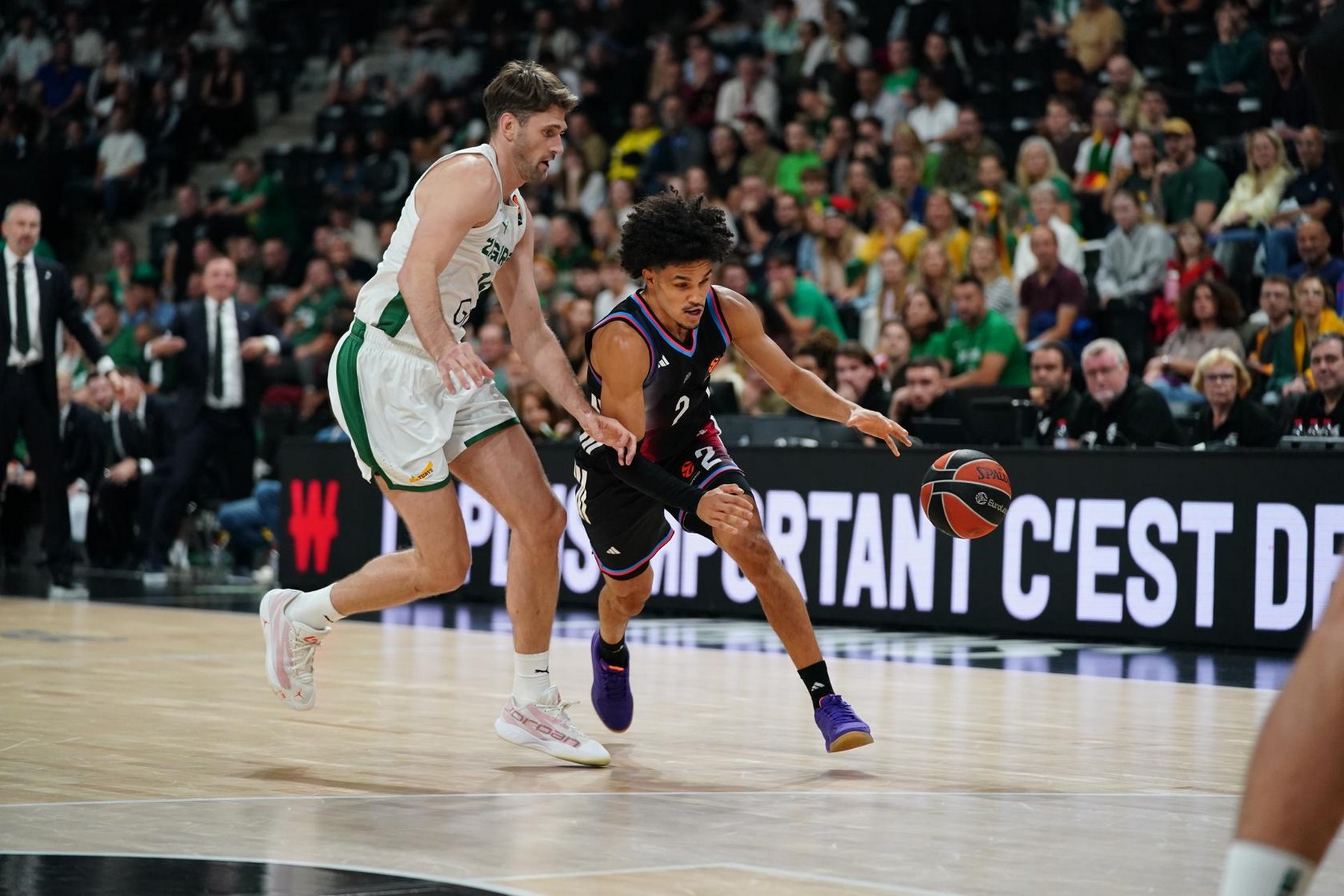 Έκανε σεφτέ στη EuroLeague η Παρί, με κομβικό Χίφι νίκησε εντός έδρας τη Ζάλγκιρις                                          Έκανε σεφτέ στη EuroLeague η Παρί, με κομβικό Χίφι νίκησε εντός έδρας τη Ζάλγκιρις