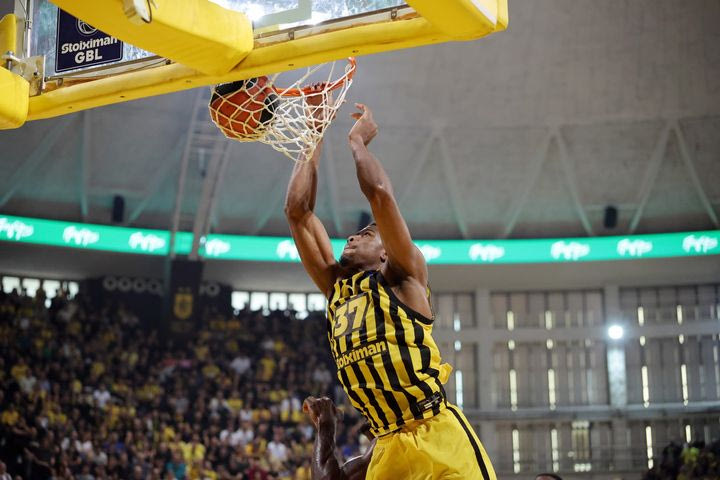 Άρης – ΑΕΚ: Το dunk show των Θεσσαλονικιών με απανωτά καρφώματα που ξεσήκωσε το Αλεξάνδρειο