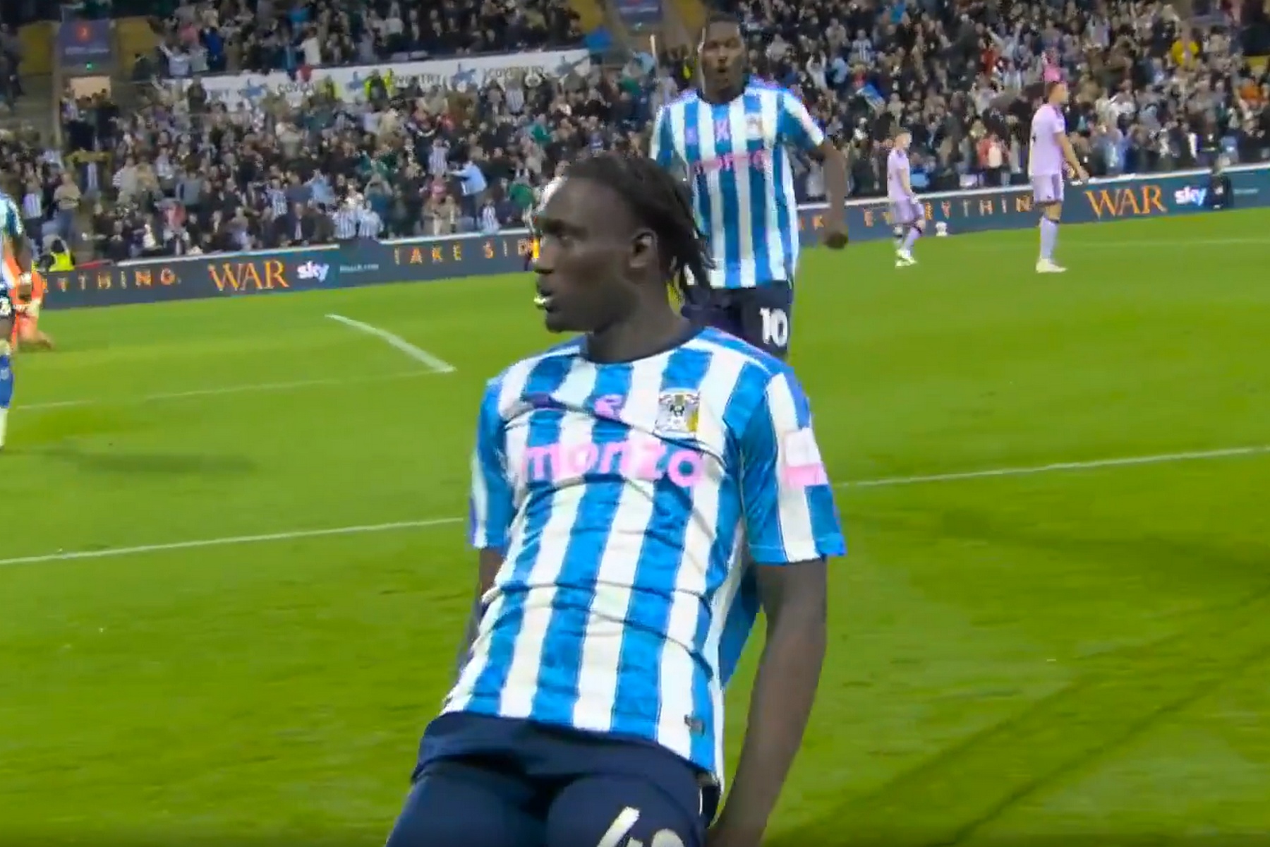 Η Κόβεντρι πήρε φόρα και τσαλαπάτησε τις καρακάξες                                          Η Κόβεντρι πήρε φόρα και τσαλαπάτησε τις καρακάξες