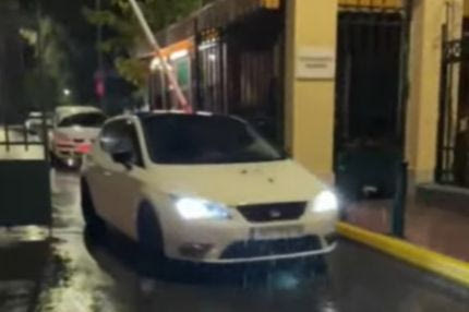 Η στιγμή της αναχώρησης των Βαγγέλη Λιόλιου και Γιώργου Μαυραγάνη, που κρίθηκαν προφυλακιστέοι