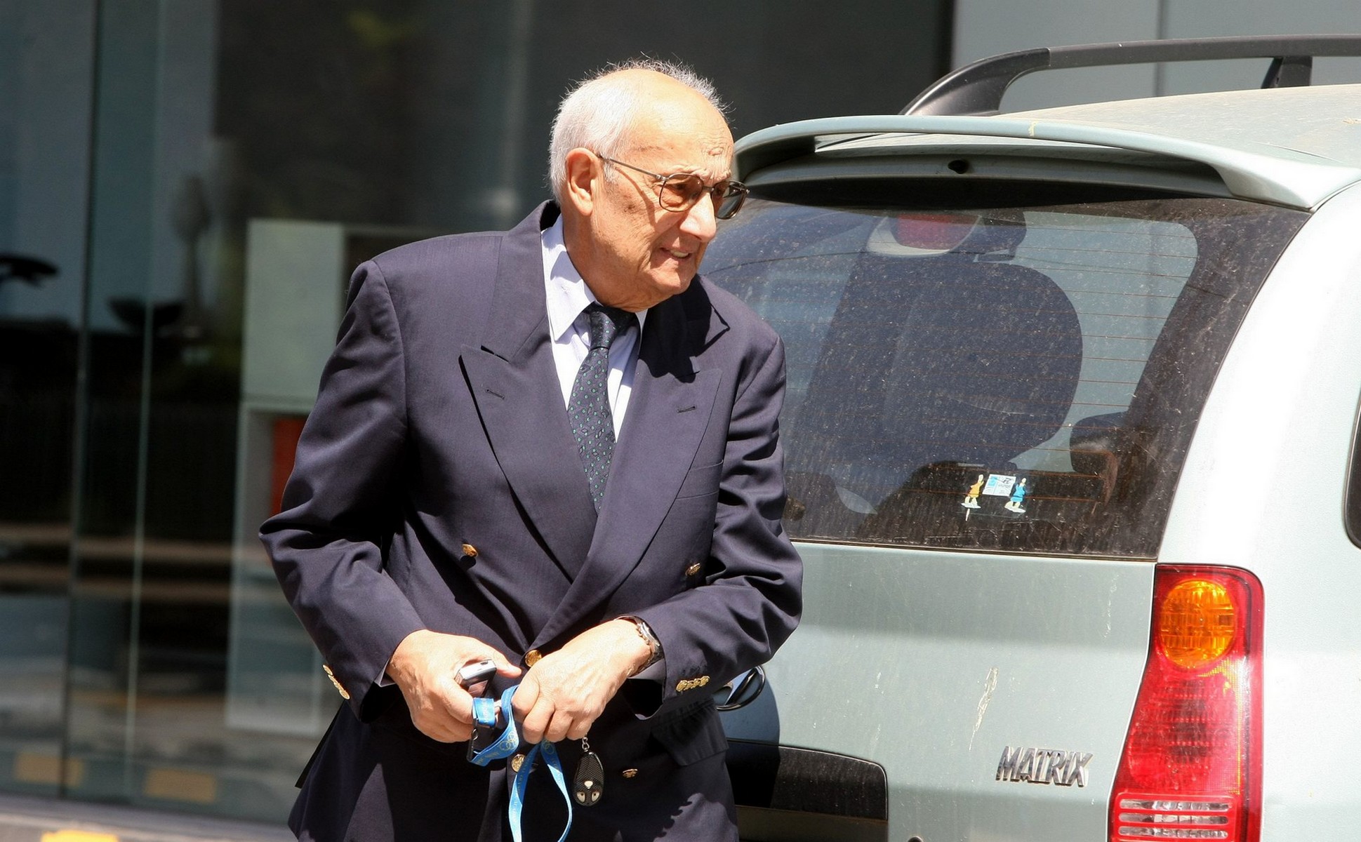 Πέθανε ο Γιώργος Λιβέρης                                          Πέθανε ο Γιώργος Λιβέρης
