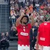 Ολυμπιακός: Σείστηκε η Roig Arena για τον Μοντέρο, standing ovation από τους φίλους της Βαλένθια για τον νέο σούπερ σταρ των ερυθρόλευκων.