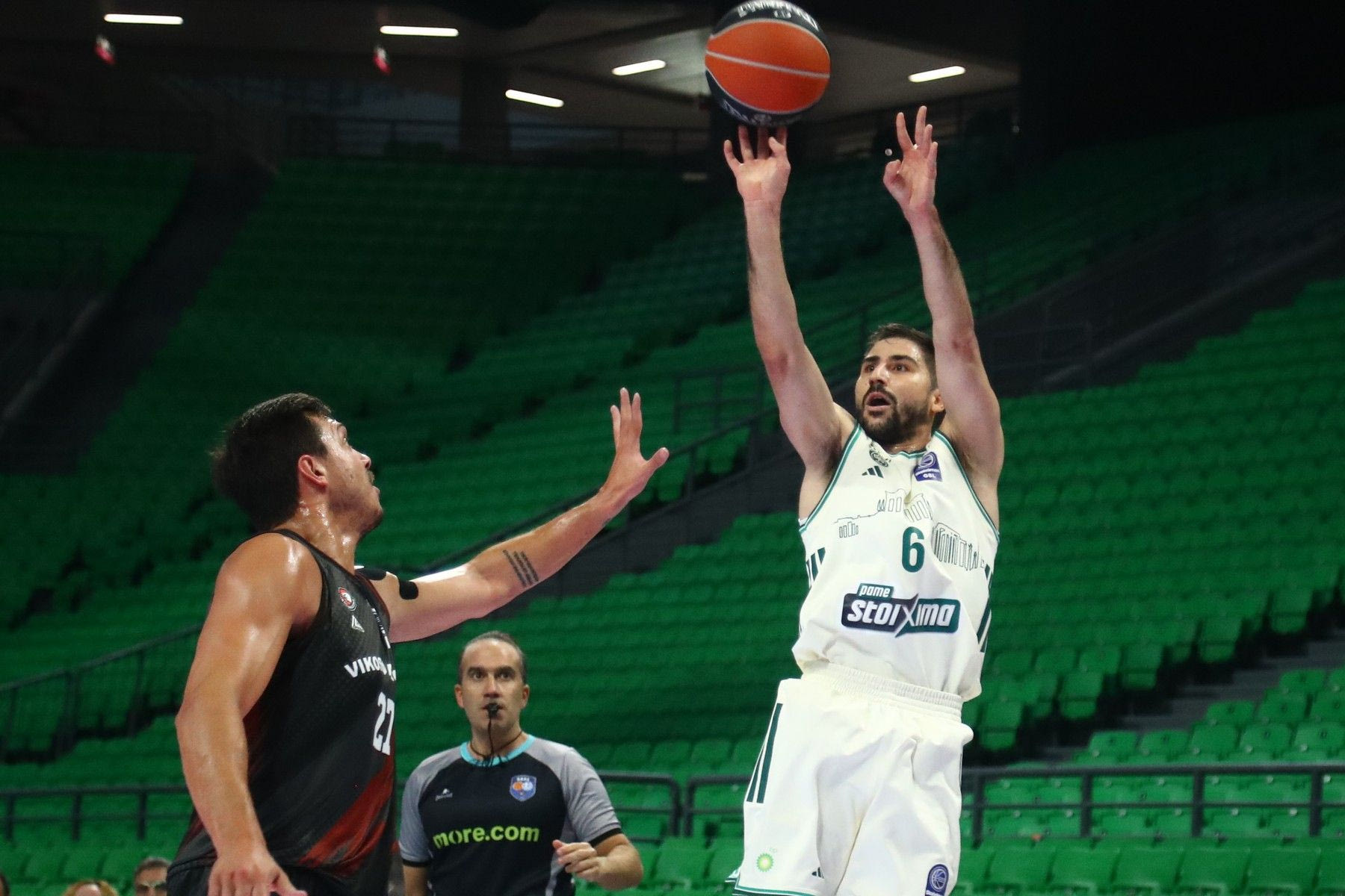 Το buzzer-beater τρίποντο του Μωραΐτη στο τέλος του πρώτου δεκαλέπτου