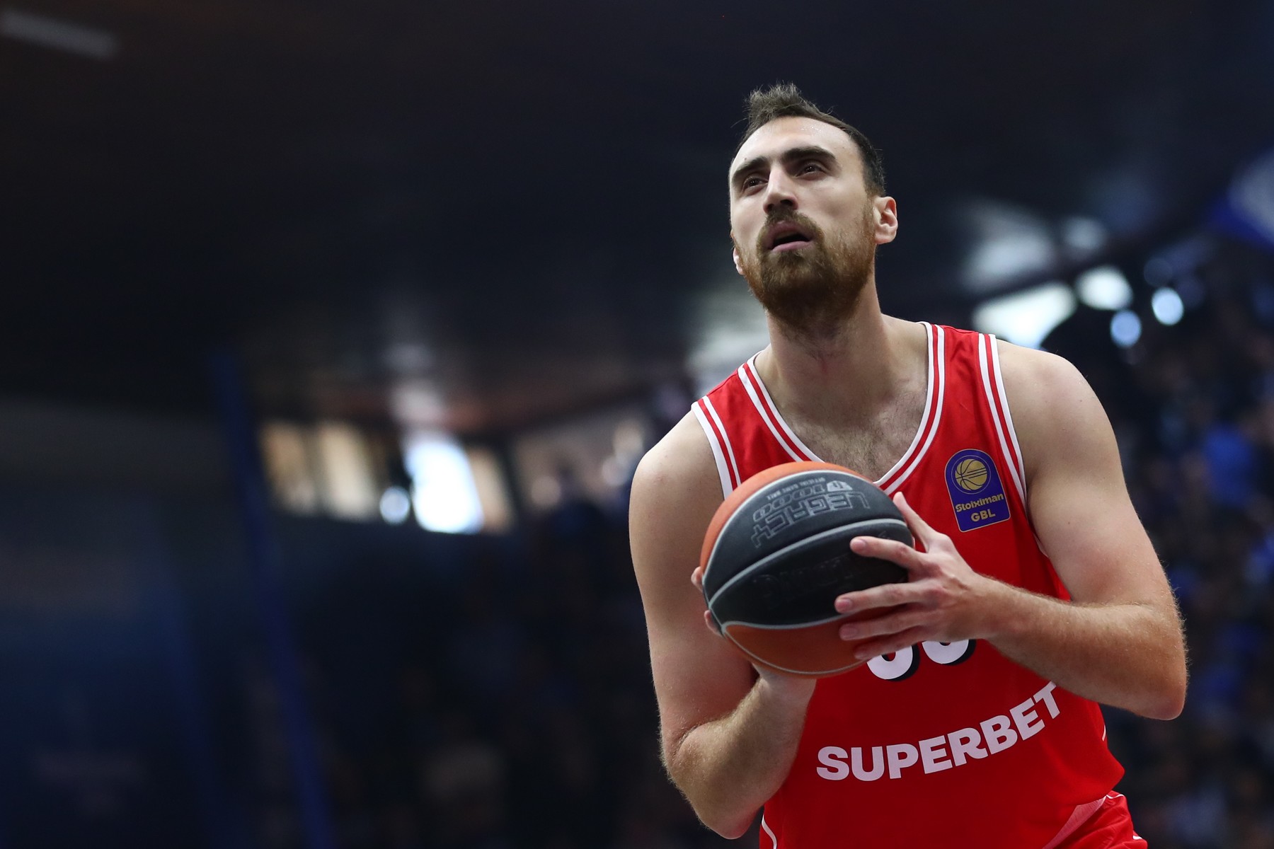 Πρόβλημα στη μέση ο Μιλουτίνοβ, δεν αγωνίστηκε καθόλου στο πρώτο μέρος με την Μπαρτσελόνα                                          Πρόβλημα στη μέση ο Μιλουτίνοβ, δεν αγωνίστηκε καθόλου στο πρώτο μέρος με την Μπαρτσελόνα