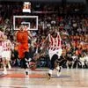 H EuroLeague αποθέωσε τον Ολυμπιακό για την ανατροπή στη Βαλένθια: “Όλοι συνεργάζονται για να βγει το τέλειο σουτ”