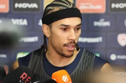 Γουόρντ: "Η απουσία του Μάικ Τζέιμς είναι μεγάλη, αλλά εμείς θα κάνουμε το παιχνίδι μας - Είμαι σίγουρος ότι οι οπαδοί μας θα είναι δίπλα μας"