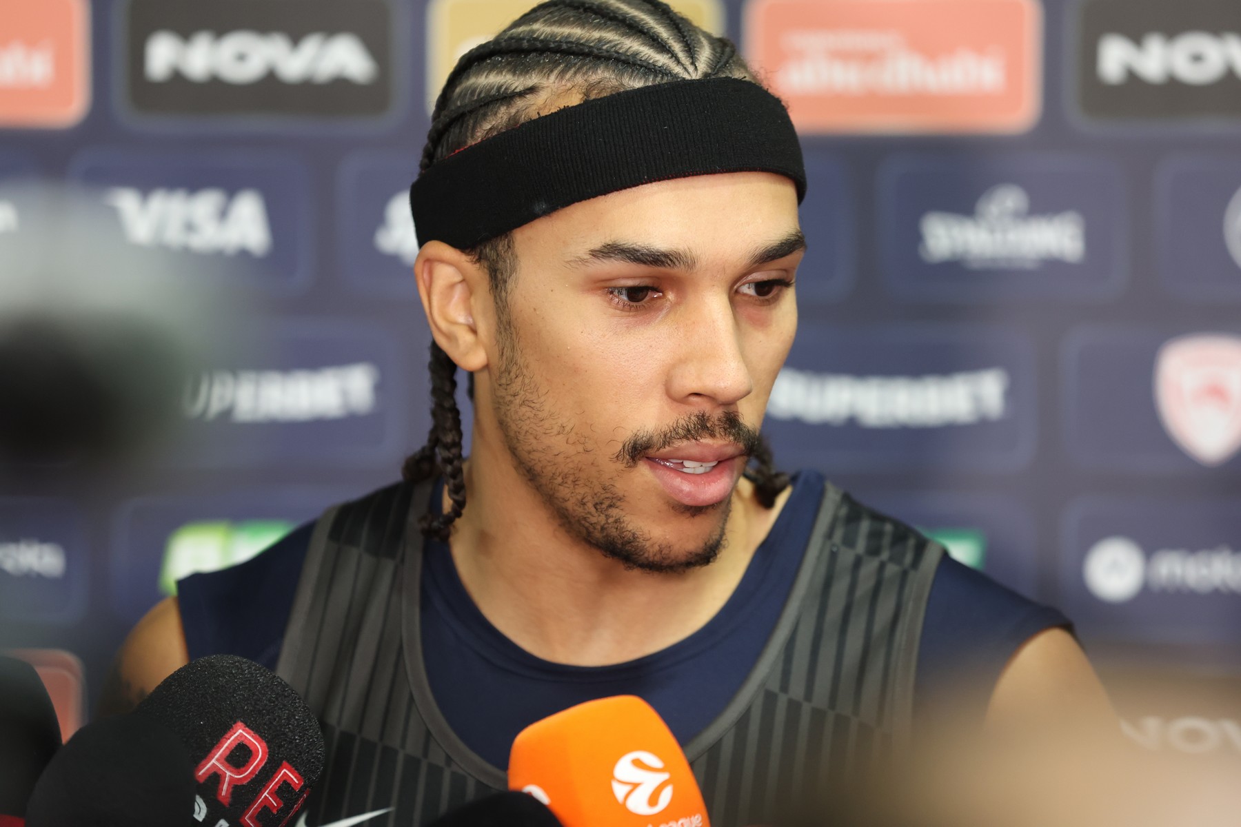 Γουόρντ: "Η απουσία του Μάικ Τζέιμς είναι μεγάλη, αλλά εμείς θα κάνουμε το παιχνίδι μας - Είμαι σίγουρος ότι οι οπαδοί μας θα είναι δίπλα μας"                                          Γουόρντ: "Η απουσία του Μάικ Τζέιμς είναι μεγάλη, αλλά εμείς θα κάνουμε το παιχνίδι μας - Είμαι σίγουρος ότι οι οπαδοί μας θα είναι δίπλα μας"